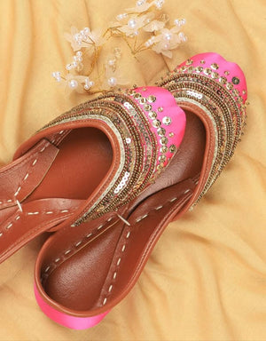 Wedding Punjabi jutti with bridal detailing
