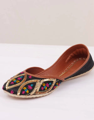 Comfortable black khussa for wedding, Eid and festive wear