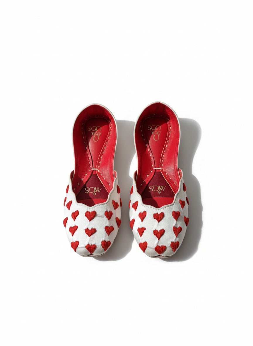Ivory heart jutti with leather inner and sole for women
