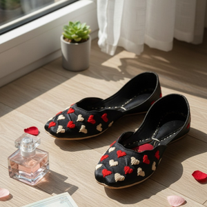Black heart Punjabi jutti for women with ivory and scarlet embroidery